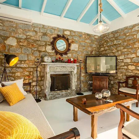Mani House Villa *