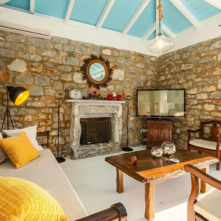 Mani House Villa *
